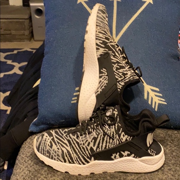 Nike Air Huarache size 7.5 - Picture 2 of 8